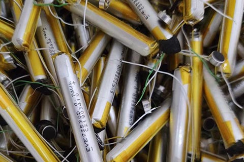 ㊣青岛胶州收废弃钴酸锂电池☯电池片回收厂家☯专业回收UPS蓄电池